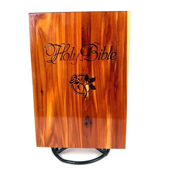 Vintage Cedar Wooden Holy Bible Box U.B.C Local 2301 Felt Lined 10.5" x 7" - Picture 1 of 8